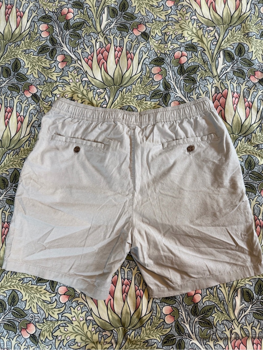 Tailor Vintage Men’s Light Beige Drawstring Shorts - Picture 3 of 6
